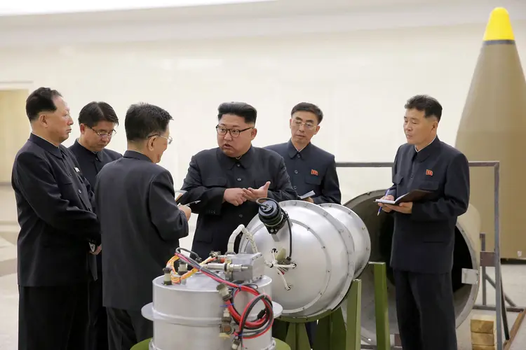 Coreia do Norte excluiu nesta terça-feira (2) renunciar às armas nucleares em troca de uma declaração formal dos EUA para pôr fim à guerra (KCNA/Reuters)