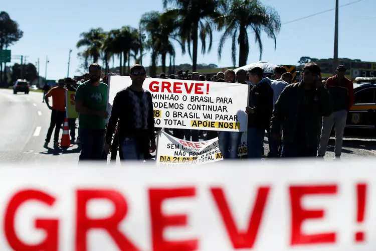 Greve dos caminhoneiros: manifestação continua pelo Brasil (Rodolfo Buhrer/Reuters)