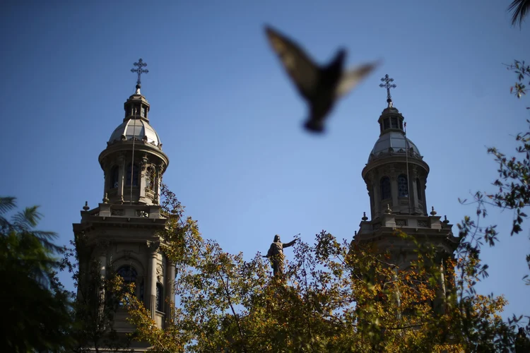 Catedral de Santiago: arcebispado tinha conhecimento das denúncias contra o padre (Ivan Alvarado/Reuters)
