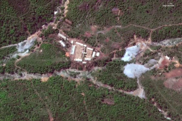 Coreia do Norte desmantelou o centro de testes nucleares do país, segundo fontes (DigitalGlobe/Reprodução/Reuters)