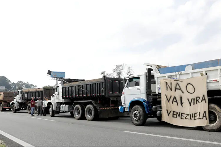 Caminhoneiros: estado que mais fala sobre o movimento dos caminhoneiros nas redes sociais é o Rio de Janeiro (Paulo Whitaker/Reuters)