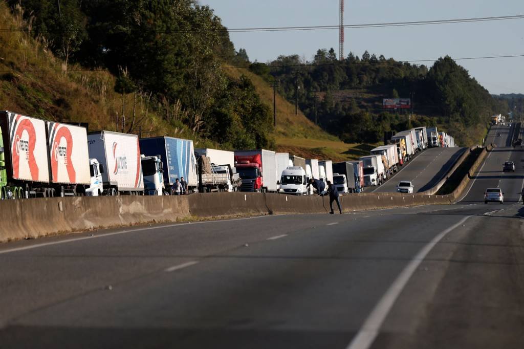 Caminhões em rodovia
22/05/2018
REUTERS/Rodolfo Buhrer (Rodolfo Buhrer/Reuters)
