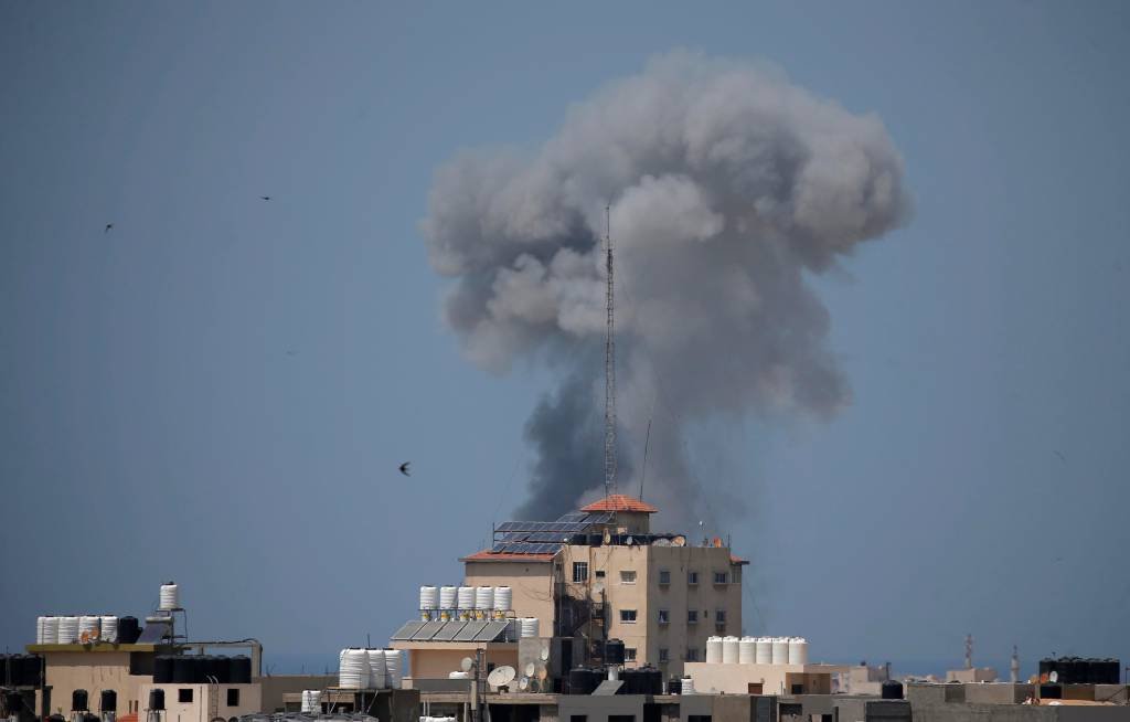 Israel responde a ataques vindos de Gaza após ameaça de Netanyahu
