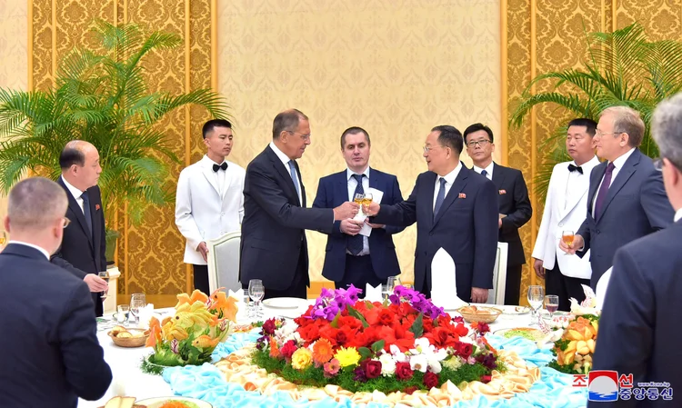 Encontro entre Rússia e Coreia do Norte: "Consideramos bem-vindos os contatos que vêm se desenvolvendo nos últimos meses entre a Coreia do Norte e do Sul" (KCNA/Reuters)