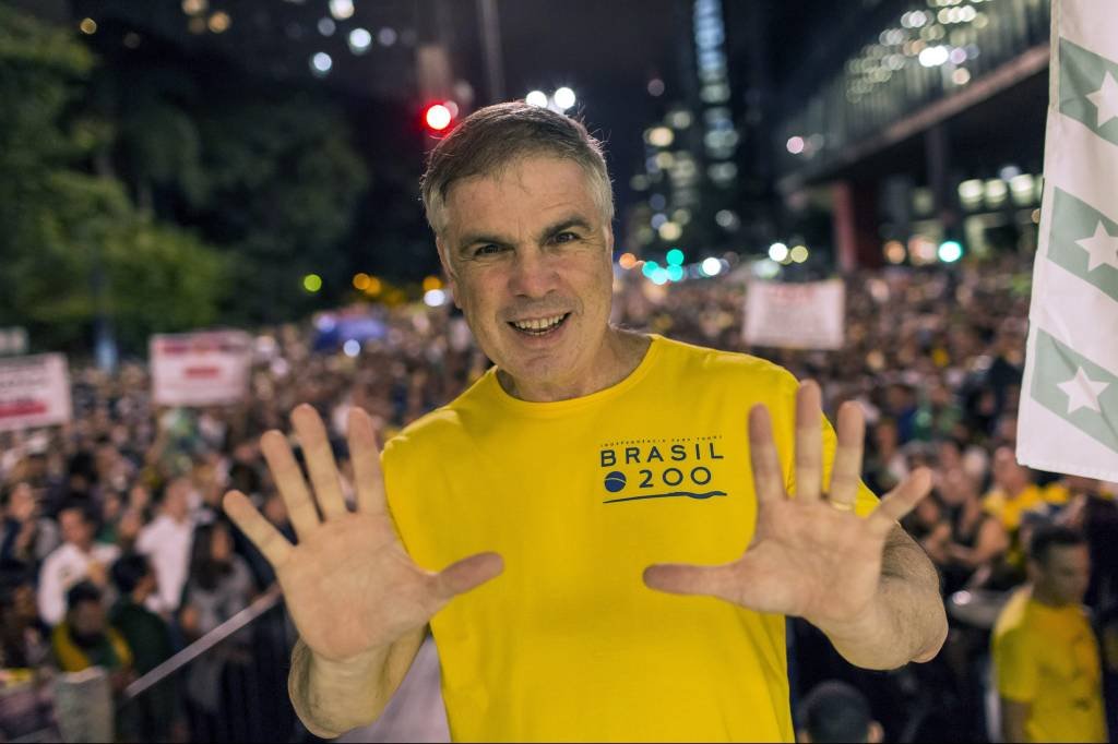 "Ser vice não é meu projeto", diz Flávio Rocha ao desistir de candidatura