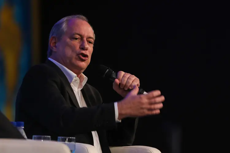 Ciro Gomes: "Não deixarão Lula ser candidato! Até as pedras do caminho sabem disso! Pior, a burocracia do PT também sabe muito bem disso" (Sergio Lima/Bloomberg)