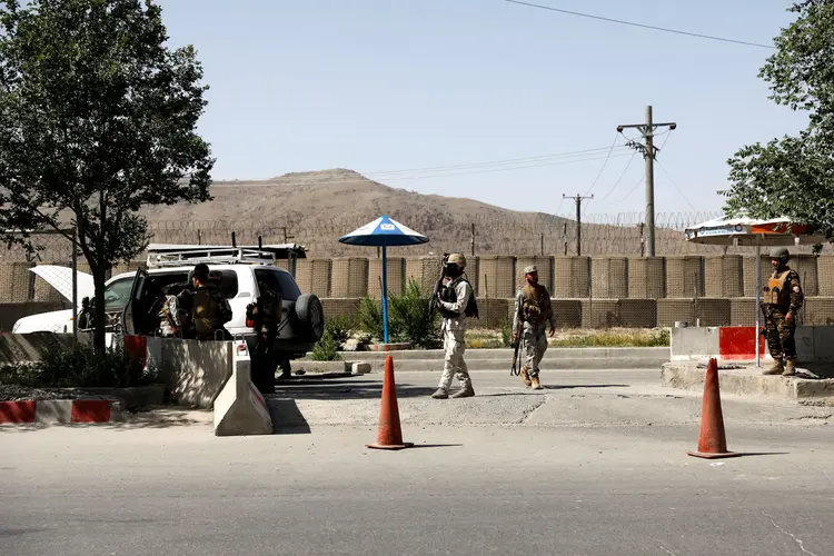 Cabul: sete dos insurgentes morreram durante os enfrentamentos com as forças de segurança e os outros se suicidaram com explosivos (Mohammad Ismail/Reuters)