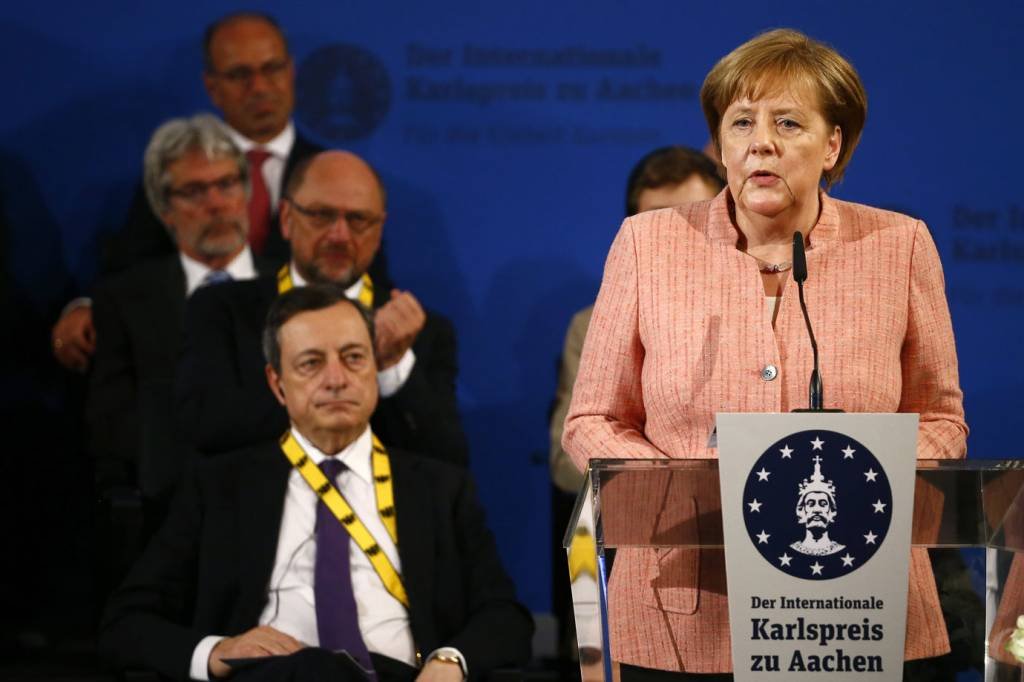 Europa não pode esperar que EUA lhe proteja dos conflitos, diz Merkel
