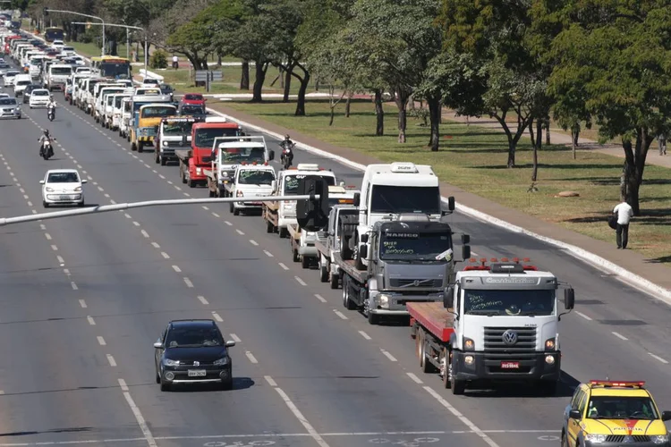 Caminhoneiros: tabela foi publicada para encerrar a paralisação da categoria (Antonio Cruz/Agência Brasil)