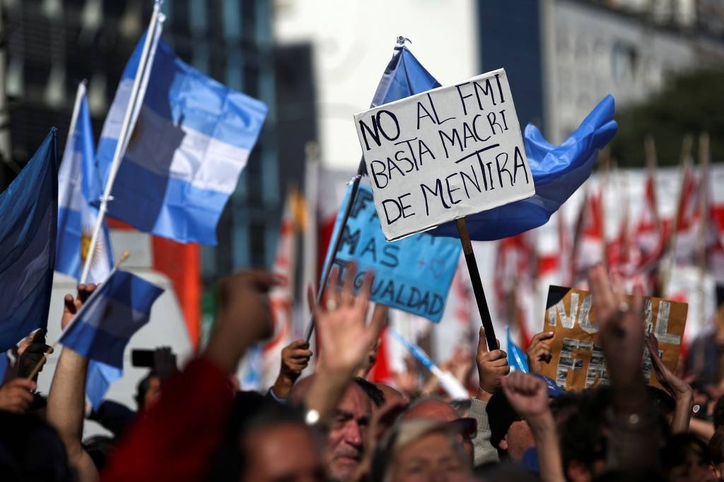 Argentina tem grande manifestação contra FMI