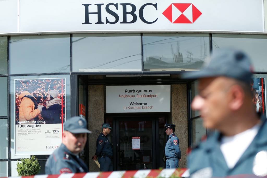 Armênia: três funcionários do banco foram feridos (REUTERS/David Mdzinarishvili/Reuters)