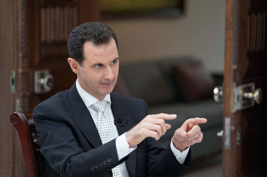 Assad desmente acusações de ataque químico em Duma