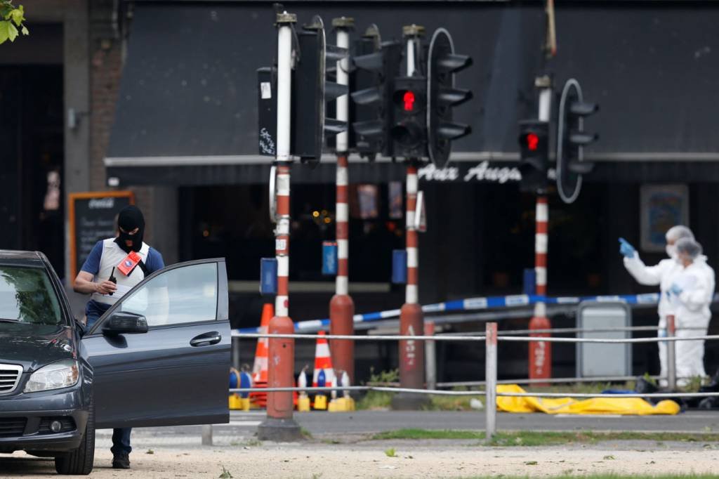Atirador mata 3 pessoas na Bélgica e polícia investiga terrorismo