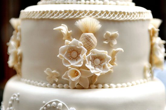 Fatia de bolo de casamento real britânico irá a leilão após 37 anos