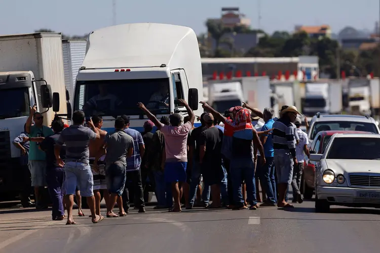 Caminhoneiros: alternativa é a rodovia dos Bandeirantes (Adriano Machado/Reuters)