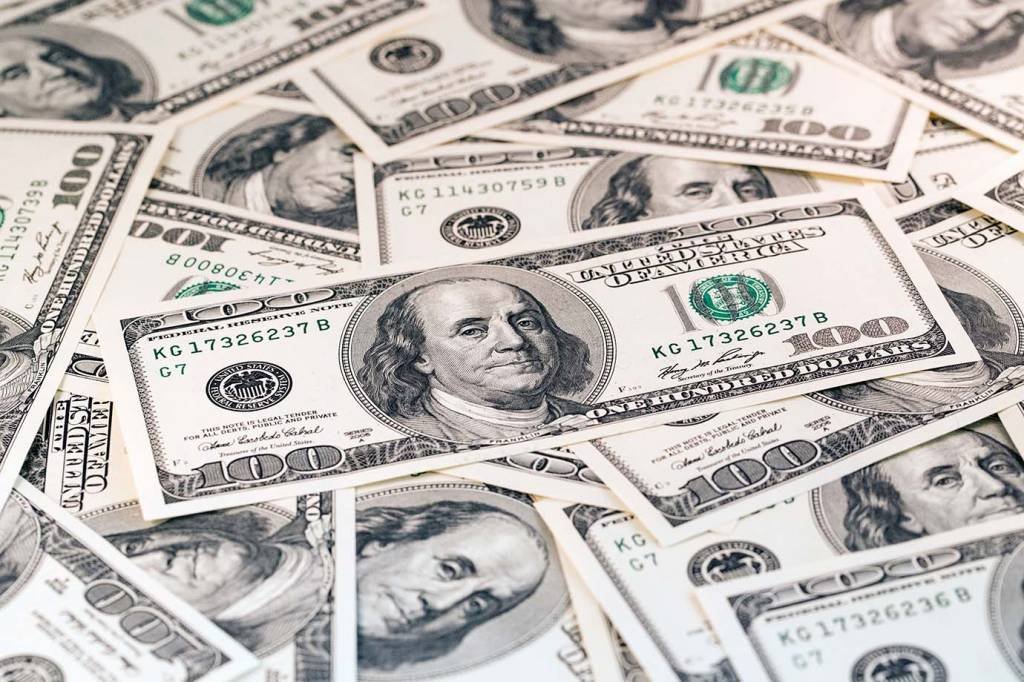 Banco Central aumenta intervenção no mercado para conter dólar a R$ 3,61