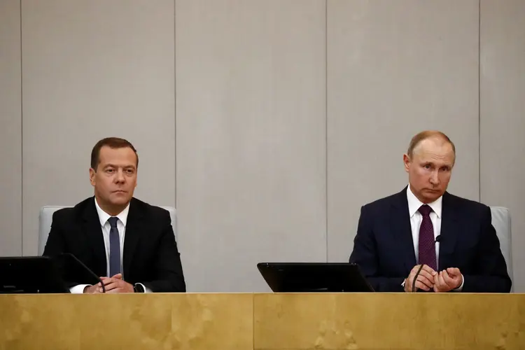Medvedev e Putin: o presidente e primeiro-ministro da Rússia estão no poder há dez anos (REUTERS/Sergei Karpukhin/Reuters)