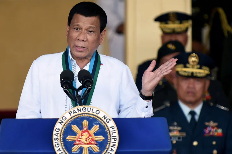 Duterte: o presidente filipino é conhecido por sua polêmica política de drogas (Dondi Tawatao/Reuters)