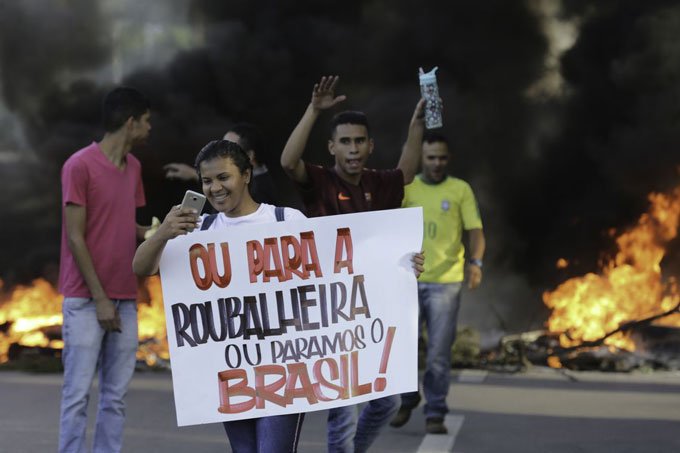 Abcam pede a todos os caminhoneiros que voltem ao trabalho
