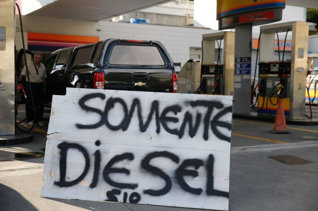 Crise de combustíveis é a maior em décadas, diz ANP