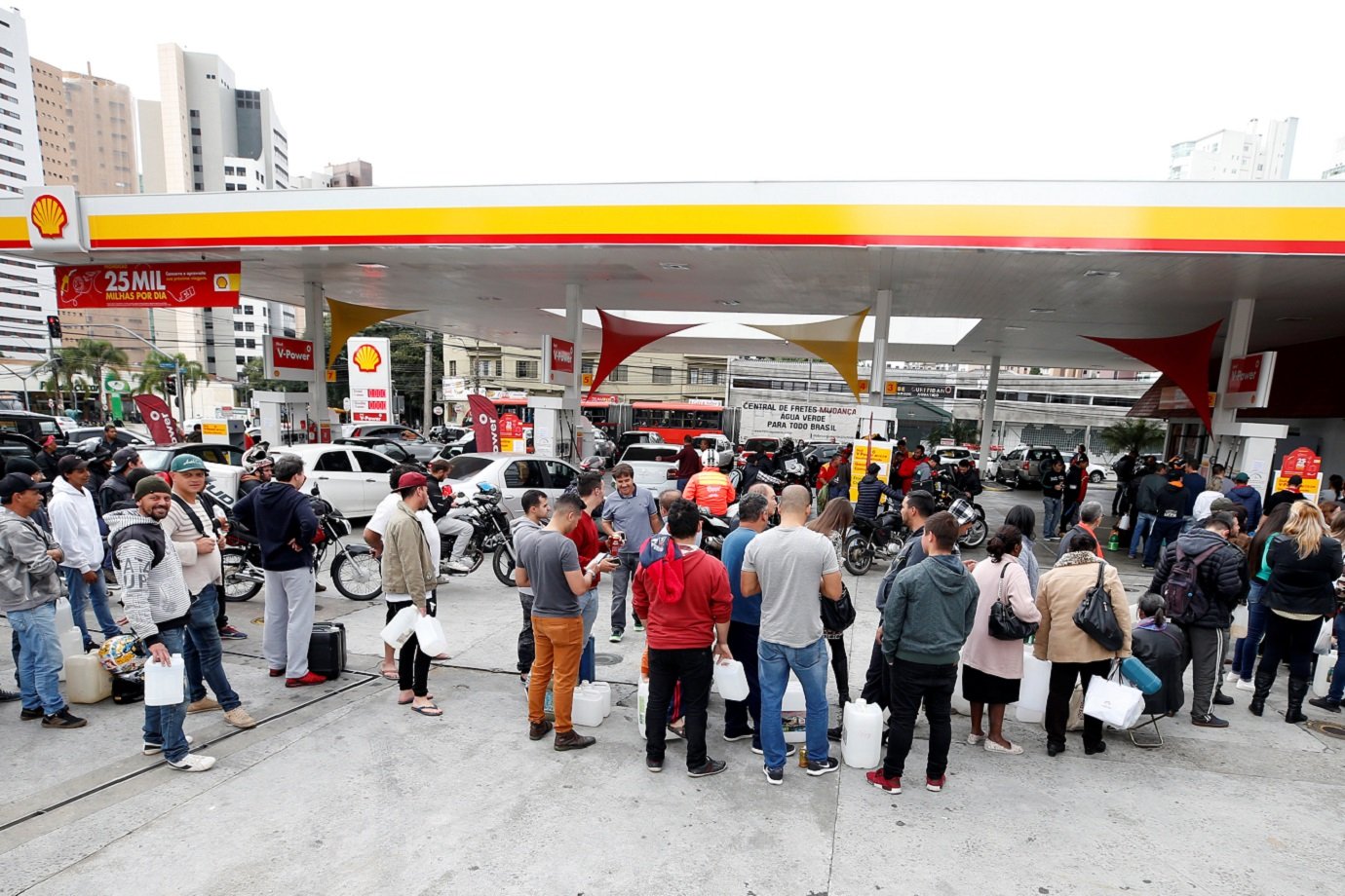País sofre com desabastecimento no 7º dia da greve dos caminhoneiros