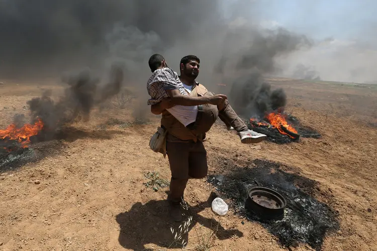 Gaza: 30 feridos estão em estado de extrema gravidade e outros 71 em estado grave (Ibraheem Abu Mustafa/Reuters)