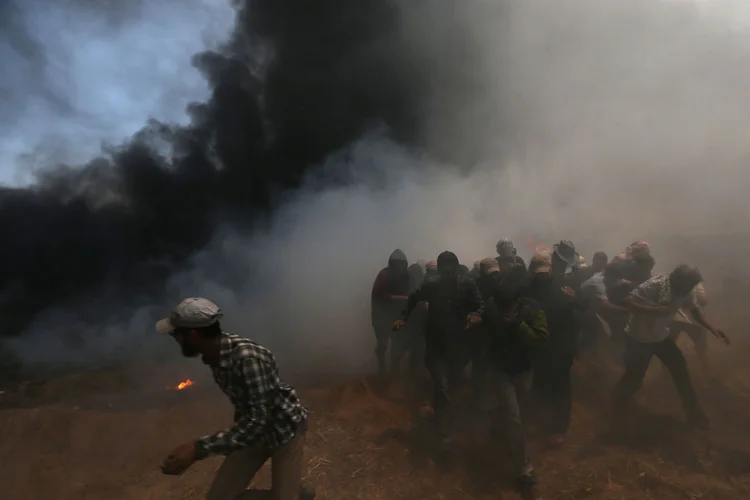 Gaza: este foi o dia mais violento do conflito israelense-palestino desde a guerra de 2014 na Faixa de Gaza (Ibraheem Abu Mustafa/Reuters)