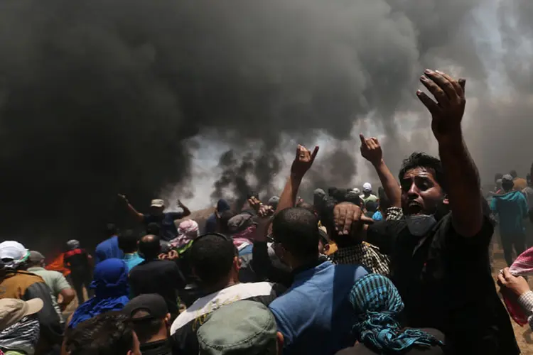 Gaza: cerca de 60 palestinos morreram e mais de 2 mil ficaram feridos durante os protestos do dia 14 de maio (Ibraheem Abu Mustafa/Reuters)