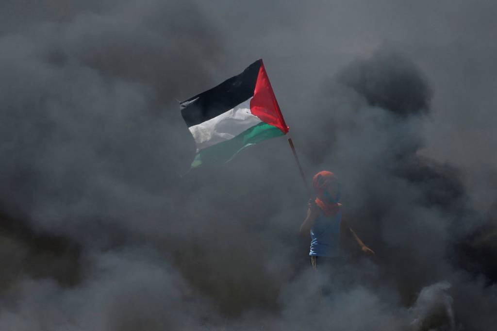 Theresa May expressa a Israel preocupação com mortes de palestinos