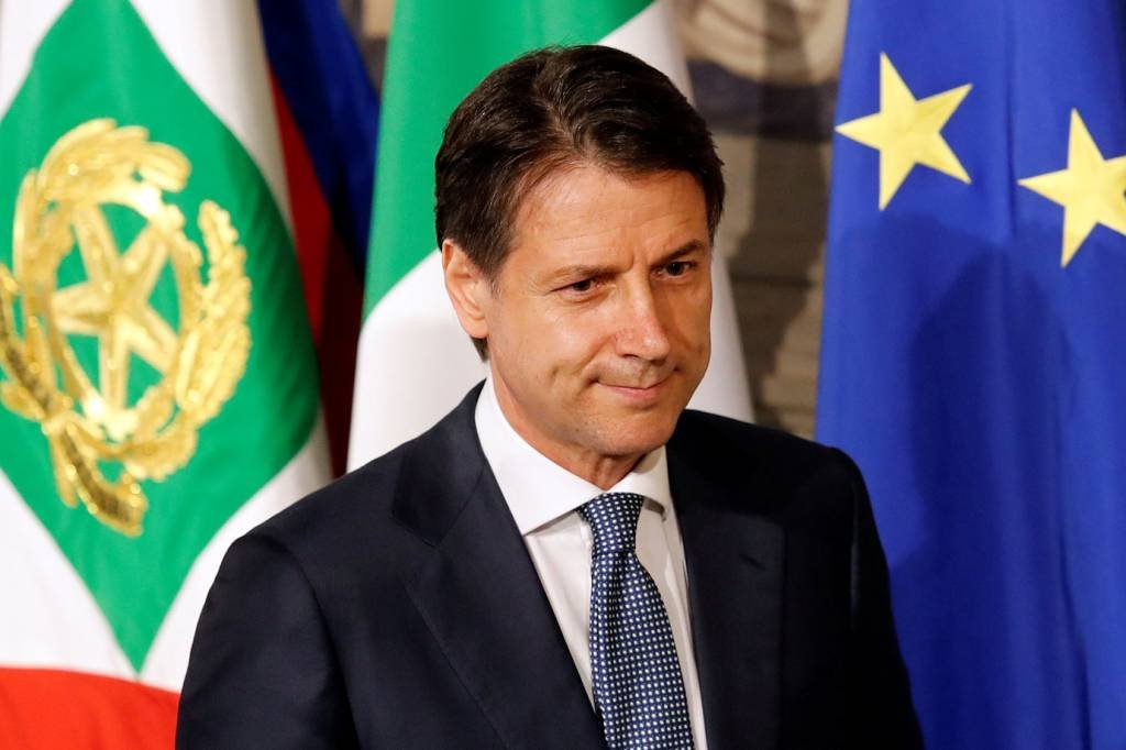 Apoiado por líderes partidários, Conte promete mudanças radicais na Itália