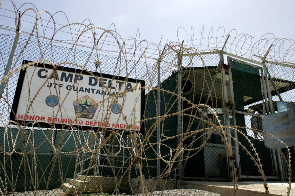 Preso de Guantánamo é transferido ao seu país pela primeira vez com Trump