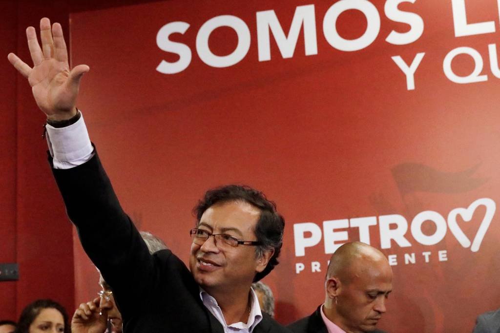 O candidato à presidência da Colômbia, Gustavo Petro (Henry Romero/Reuters)