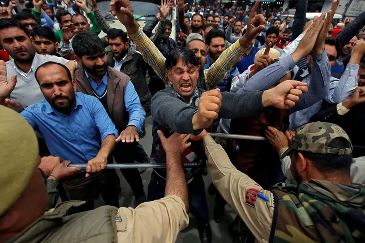 Índia: nos últimos dias ocorreu conflitos entre policiais e manifestantes (Danish Ismail/Reuters)