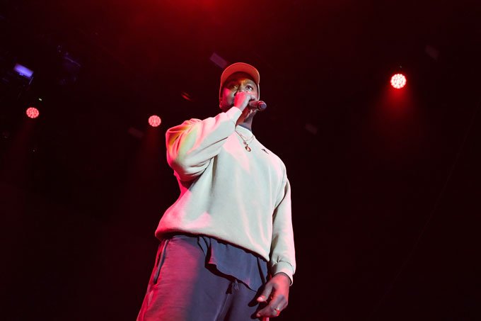 Kanye West: decisão do rapper segue exemplo da esposa, a empresária Kim Kardashian (Neilson Barnard/Getty Images)