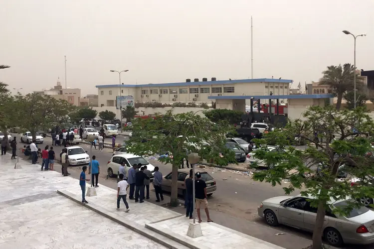 Líbia: até o momento nenhum grupo terrorista assumiu a autoria do ataque (REUTERS/Stringer/Reuters)