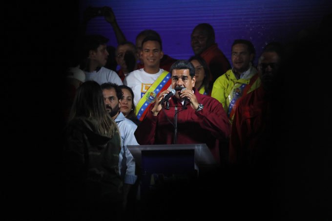 Maduro é reeleito em votação questionada dentro e fora da Venezuela