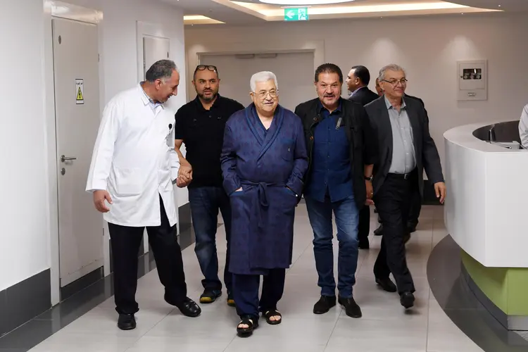 Mahmoud Abbas: o presidente turco e presidente iraquiano ligaram para saber do estado de saúde do líder palestino (Palestinian President Office (PPO)/Reuters)