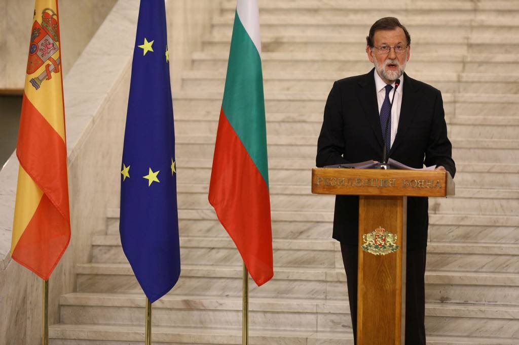 Rajoy exige governo que cumpra a lei na Catalunha e mantém intervenção