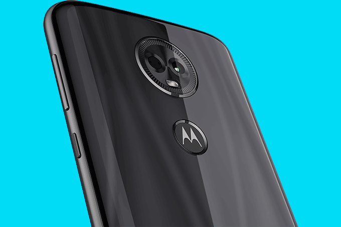 Motorola lança smartphone com foco na bateria por menos de mil reais