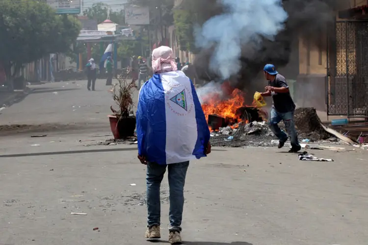 Nicarágua: os bloqueios de estradas e as passeatas prosseguiam em oito departamentos, incluindo a capital (Oswaldo Rivas/Reuters)