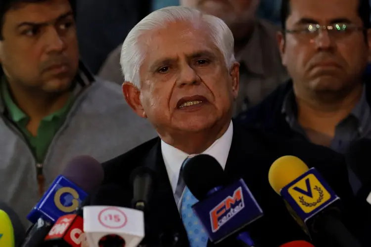 Omar Barboza: "Não nos somamos a nada que viole a Constituição e desrespeite a soberania popular", declarou em nome da Frente Ampla (Carlos Jasso/Reuters)