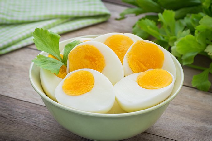 Comer um ovo por dia ajuda a evitar problemas de saúde comuns