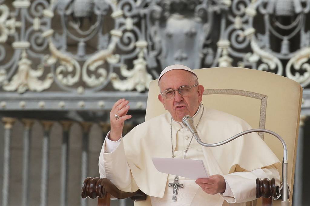 Papa pede que britânicos "abram seus olhos" para vítimas do tráfico humano