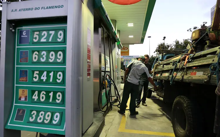 Combustíveis: havia produtos em 20% dos postos em várias regiões cidade do Rio (Sérgio Moraes/Reuters)