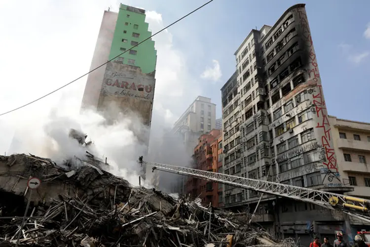 Desabamento: cerca de 44 pessoas estão desaparecidas após a queda do prédio (Paulo Whitaker/Reuters)