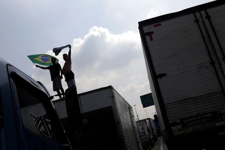 Caminhoneiros: principais entrocamentos rodoviários chegaram a ser fechados com manifestações (Ricardo Moraes/Reuters)