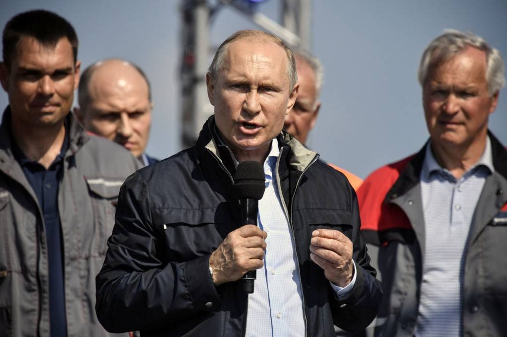 Opositor é condenado a prisão por protesto contra posse de Putin