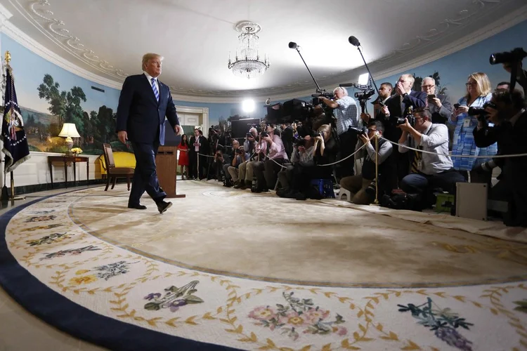 Trump disse em um pronunciamento televisionado a partir da Casa Branca que vai reinstaurar as sanções econômicas ao Irã (Jonathan Ernst/Reuters)