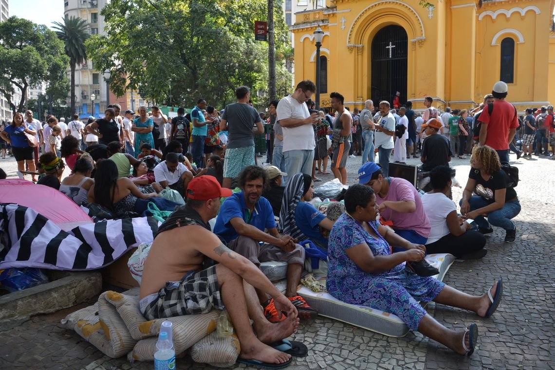 Famílias desabrigadas deixaram Largo do Paissandu na capital paulista