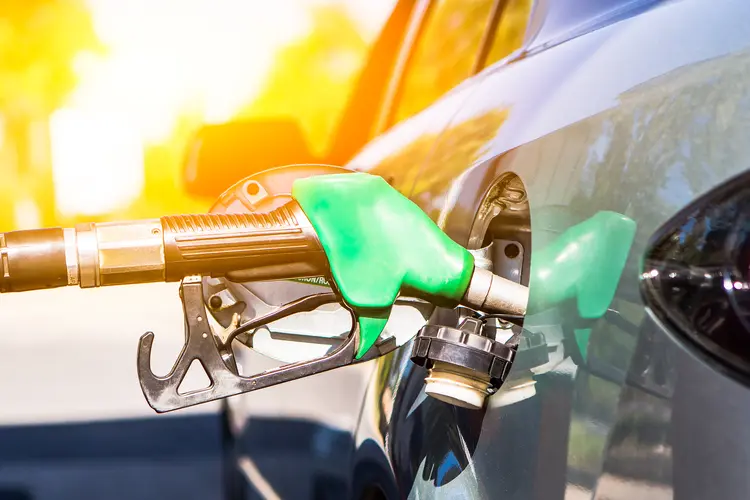 Combustível: de ontem para hoje, o litro do combustível ficou 4 centavos mais caro (scyther5/Thinkstock)